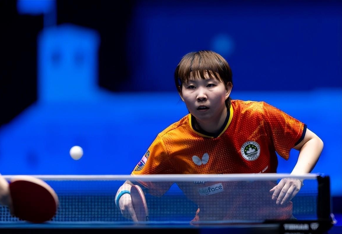 与美国足球 与美国足球